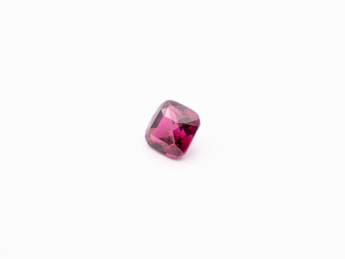 Natural Rhodolite Garnet – Raspberry Pink | 6.77 Carat Cushion Cut | SRL-044